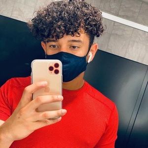 Meet your Posher, Manuel